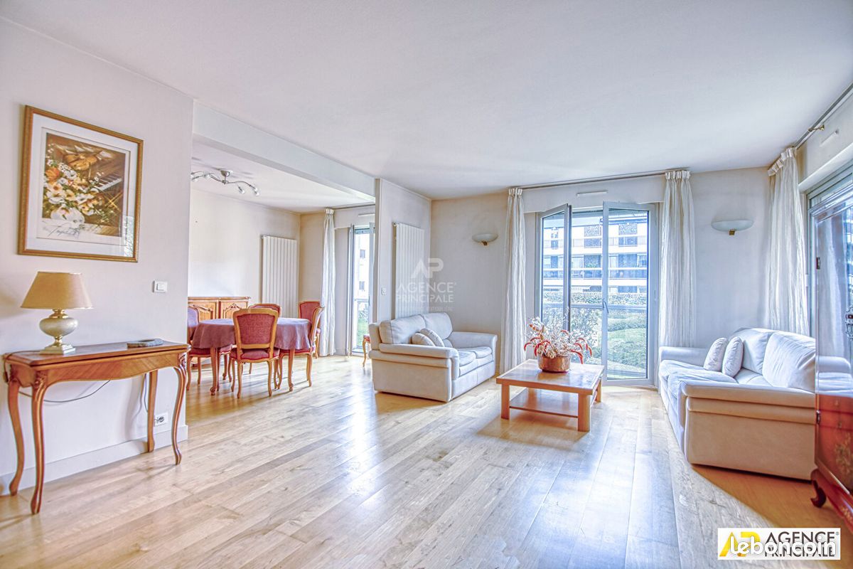 Appartement 4 pièces 98 m² · à Versailles · 98 m² · 698 000 €