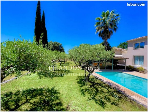 Villa 8 pièces 214 m²