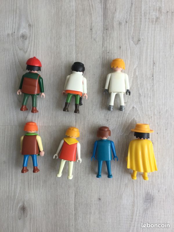 Lot 7 playmobils (image 2)