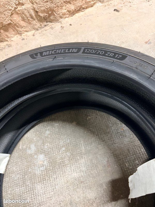 Pneu Michelin Road 6 (image 2)