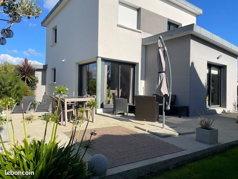Maison 5 pièces 110 m² · à Pouldergat · 110 m² · 374 880 €