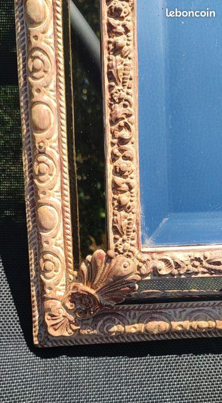 Miroir Biseauté à Parecloses style Napoléon III, à 5 glaces, XIXème. En laiton repoussé sur support en bois. Stylé Victorien/Baroque, Rocici, Shabby-chic - Dim 55 x 32,5 cm (image 5)