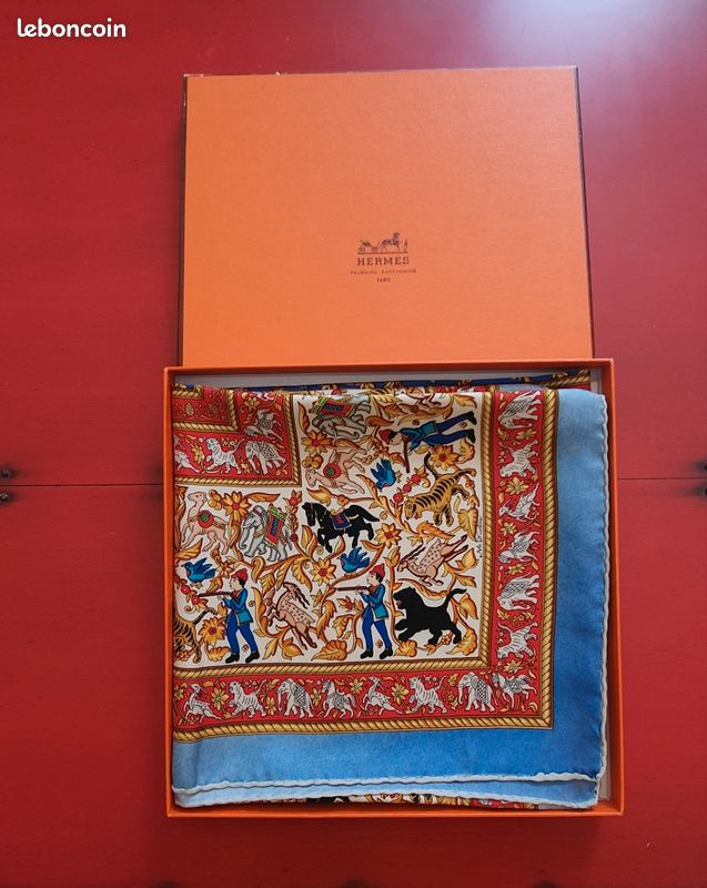 Carré Hermes Paris (image 1)