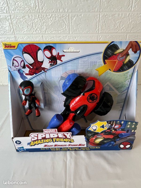 Spidey techno quad lumineux + figurine miles | figurines | jouéclub Spidey techno quad lumineux + figurine miles | figurines | jouéclub