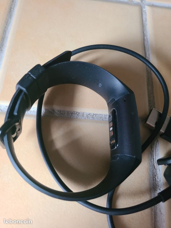 Montre Fitbit charge 3 et bracelets (image 4)