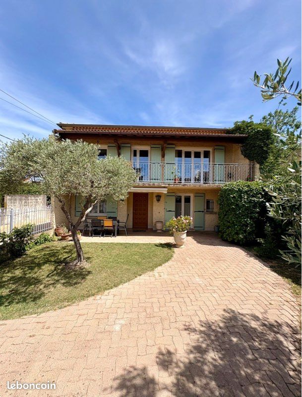 Maison 6 pièces 200 m² · à Orange · 200 m² · 329 000 €