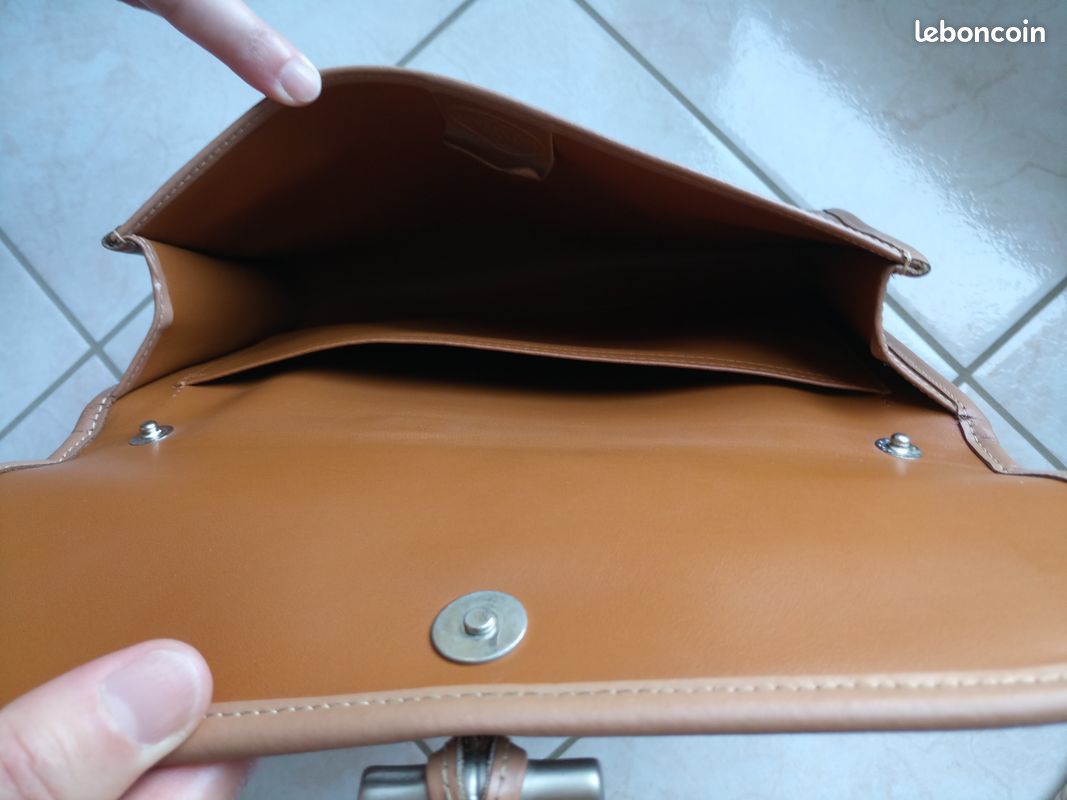 Pochette Longchamp beige. Très peu utilisée (image 3)