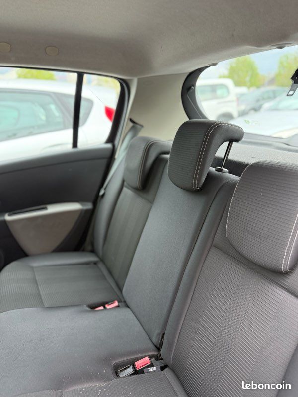 Renault clio iii 1,5 dci eco2 authentique (image 4)