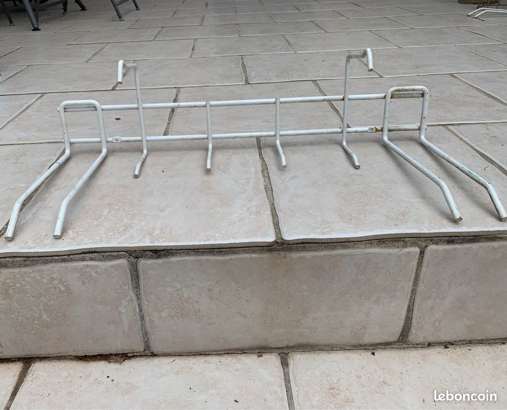 Deux supports pour outils ou accessoires (image 2)