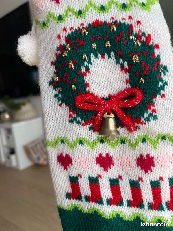 Chaussette décorative de Noel vintage laine. Rouge, vert, blanc. Grelot et pompons. Neuf (image 4)