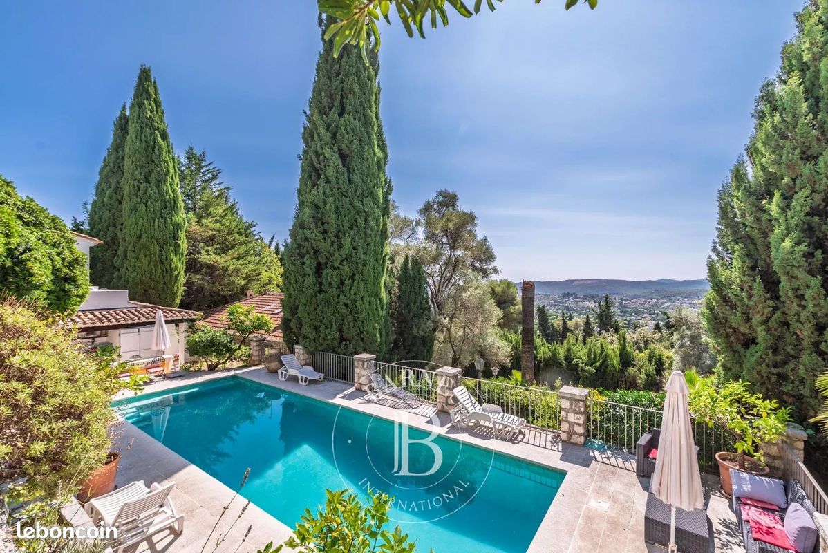 Maison 15 pièces 350 m² · à Saint-Paul-de-Vence · 350 m² · 4 500 000 €