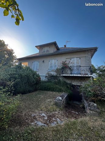 Maison familiale 150 m² – Terrain arboré de 2 000 m² – Sous-sol complet – Neussargues-en-Pinatelle