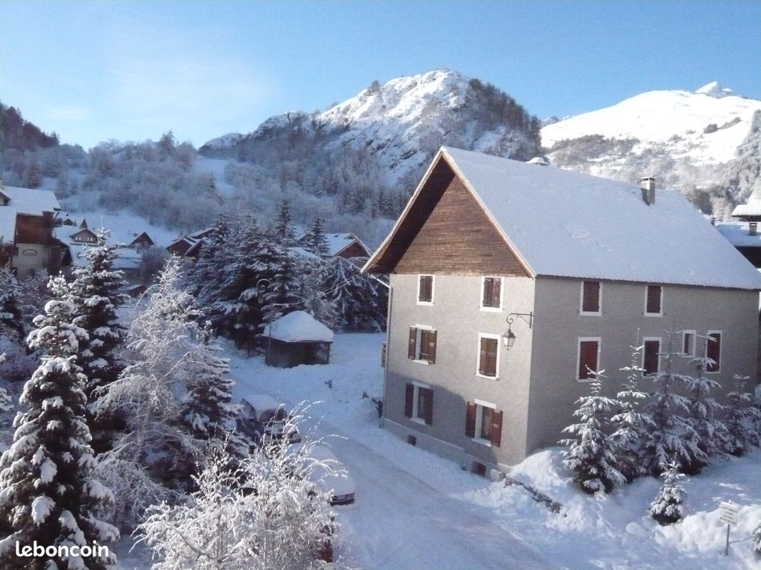 T3 plein centre vue sur pistes (image 8)