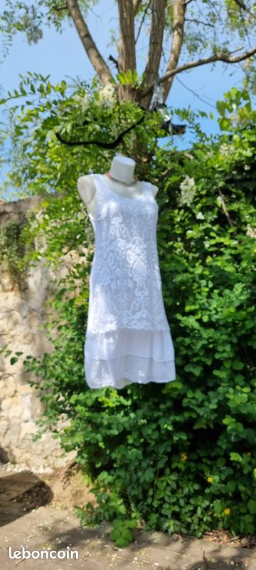Robe blanche dentelle (image 1)