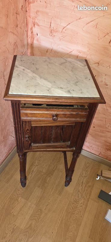 Table de chevet ancienne (image 1)