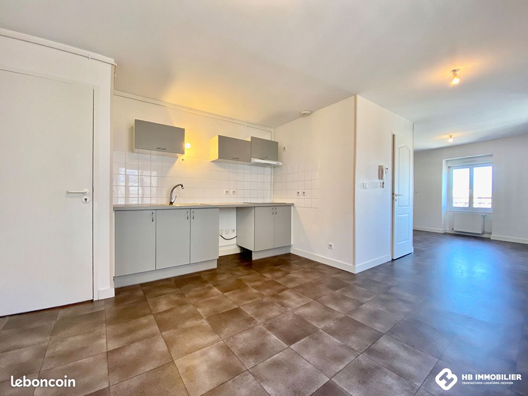 Appartement 3 pièces 55 m² · à Roanne · 55 m² · 450 €/mois