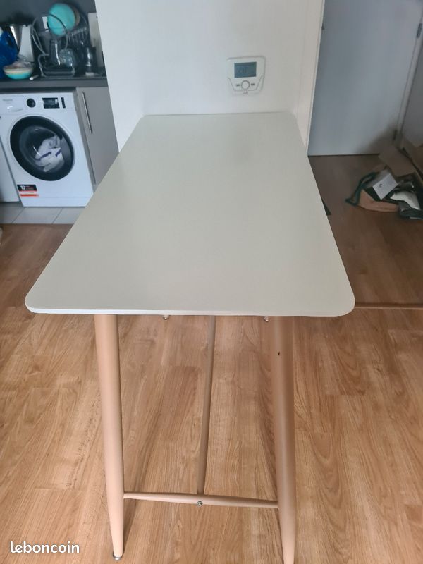Table mange debout (image 1)