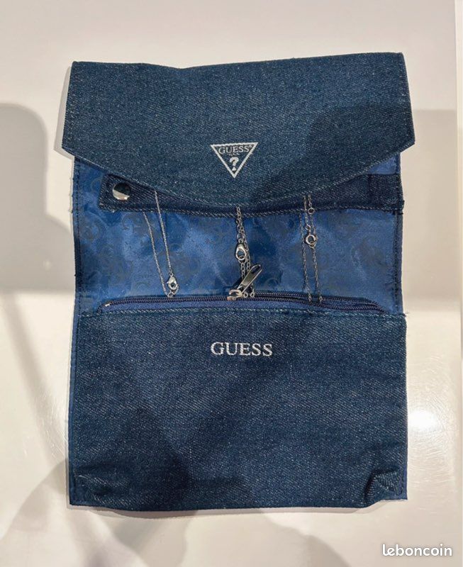 Pochette à bijoux Guess (image 2)