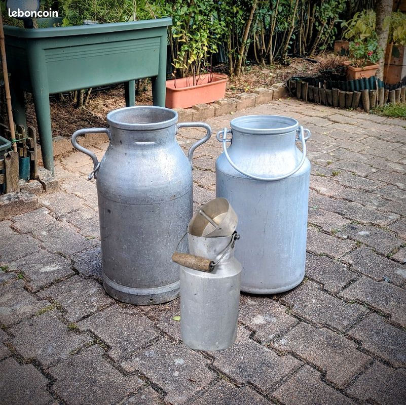 Anciens pot à lait et broc en zinc repeints gris