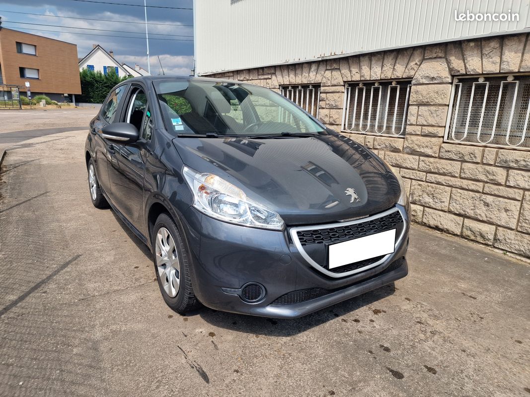 Peugeot 208 1.2 70 cv ct ok (image 1)