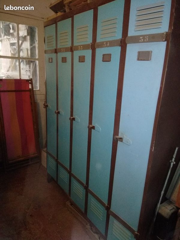 Vestiaire industriel (image 1)
