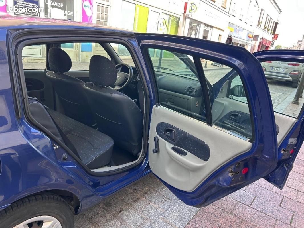Renault Clio 1.2 60 AUTHENTIQUE (image 20)