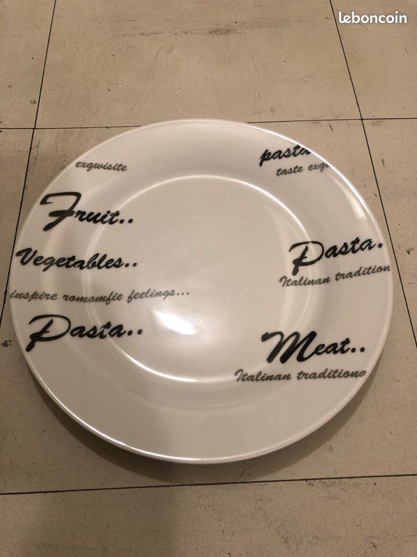 Service de table blanc et noir (image 5)