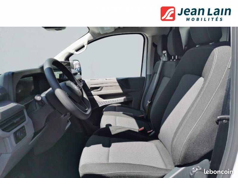 Volkswagen Transporter FOURGON VAN L1H1 2.0 TDI 150 BVA8 BUSINESS (image 17)