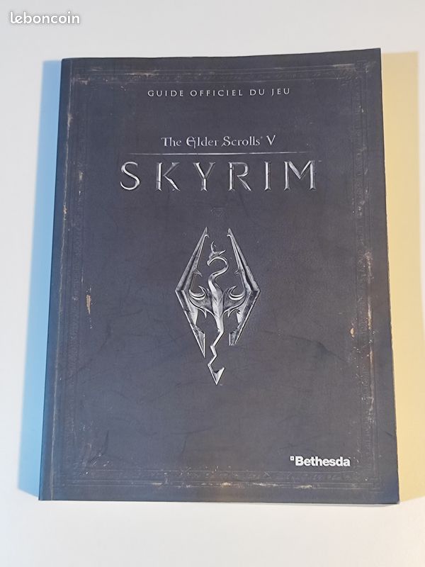 Guide officiel The Elder Scrolls V: Skyrim Collector édition + carte (image 1)