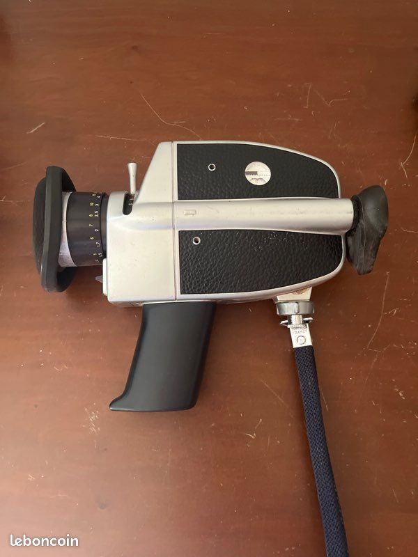 ANCIENNE CAMERA BAUER D2M SUPER 8mm