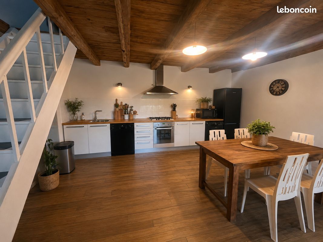 Maison 8 pièces 200 m² · à Villeneuve-d'Allier · 200 m² · 220 000 €