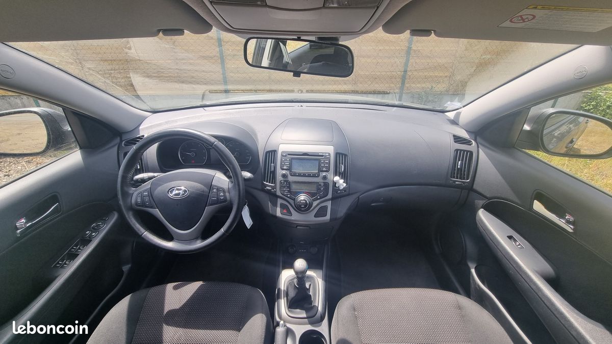 Hyundai I30 1.6 CRDI 115 Pack Edition (image 4)