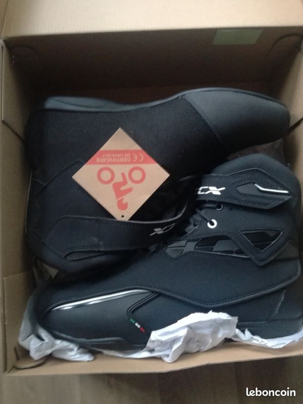 Bottes de moto TCX Zeta wp black (image 1)