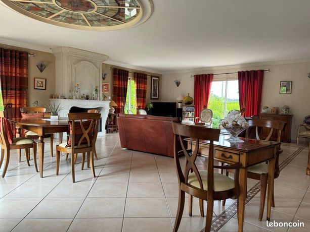 Maison 9 pièces 270 m² — 11