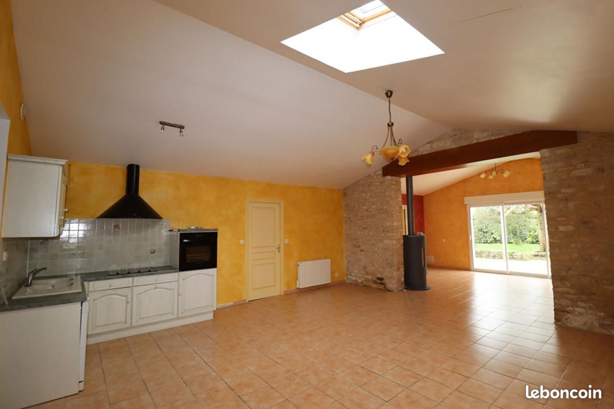 Maison 6 pièces 195 m² - Val-du-Mignon 79210 (image principale 5)