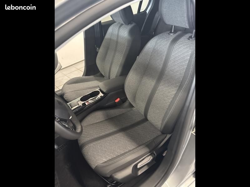 Peugeot 208 1.2 Hybrid 100ch Allure e-DCS6 (image 14)