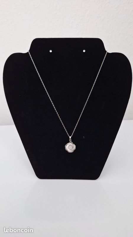 Collier (image 1)