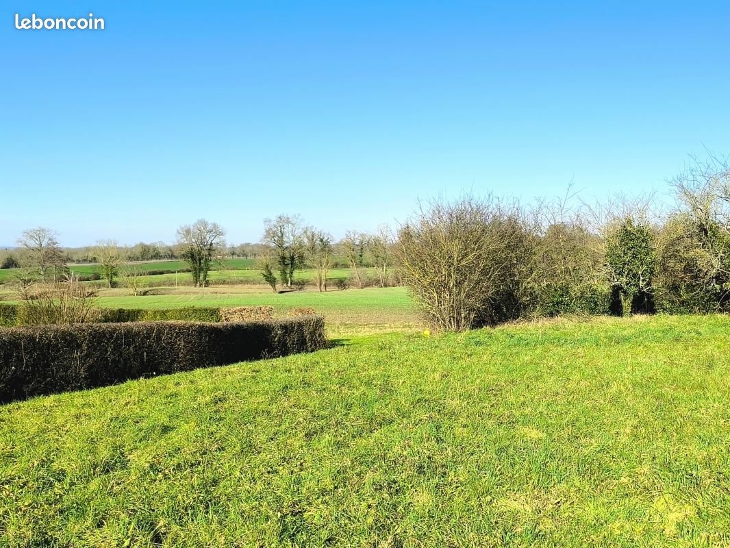 Terrain 910 m² Attignat · 69 900 €