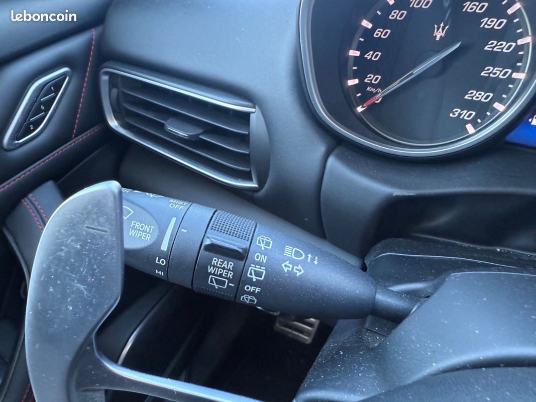 MASERATI LEVANTE 3.0 V6 Bi-Turbo 350 Q4 GranSport (image 29)