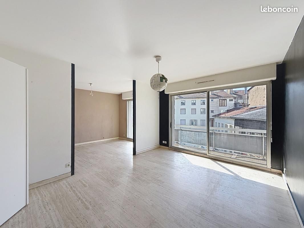 Appartement 4 pièces 97 m² · à Saint-Étienne · 97 m² · 100 000 €