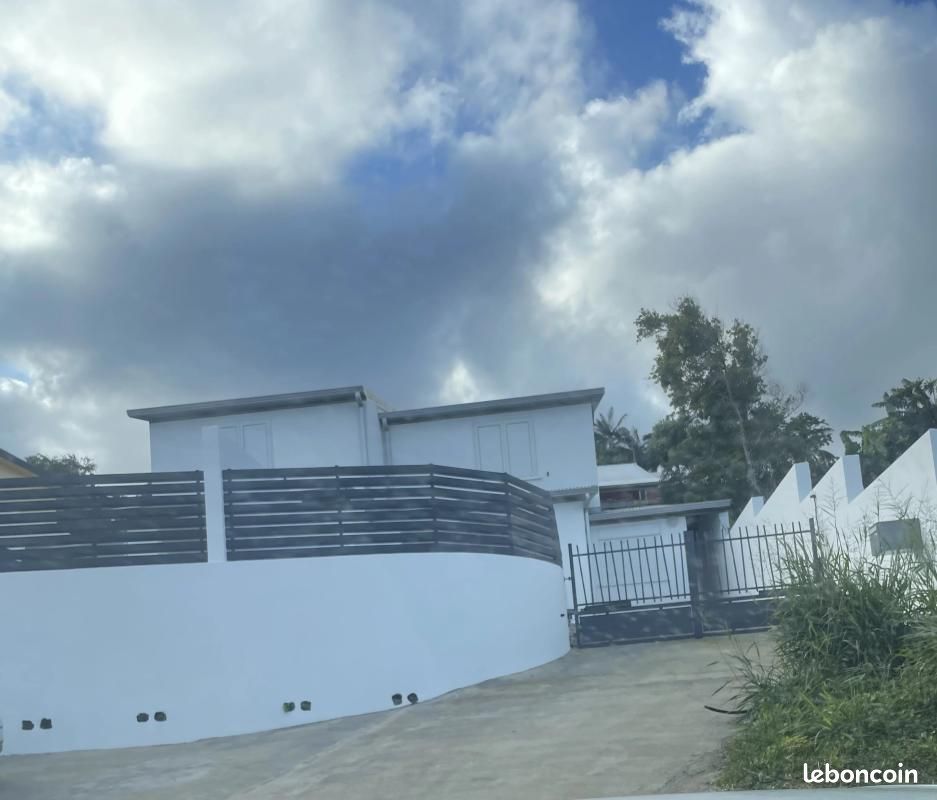 Maison 4 pièces 80 m² · à Petite-Île · 80 m² · 1 100 €