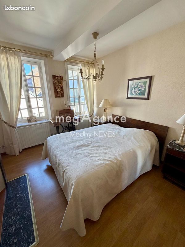 Maison 8 pièces 322 m² · à Doullens · 322 m² · 235 000 €