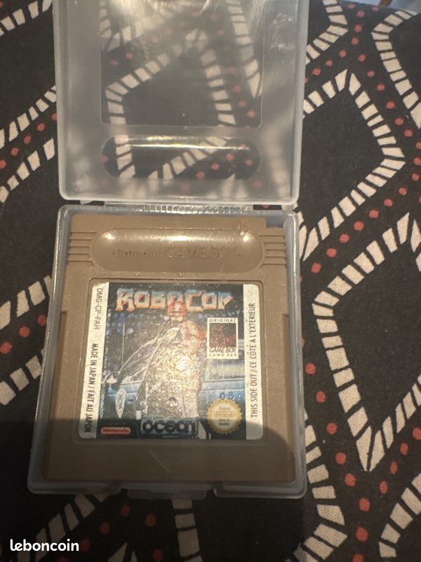 Game Boy, Color + Pokémon bleu et robocop (image 3)