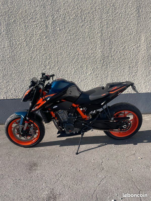 Dude 890 R KTM 890 DUKE R 2024 / suivie complet / moto équipée - Motos