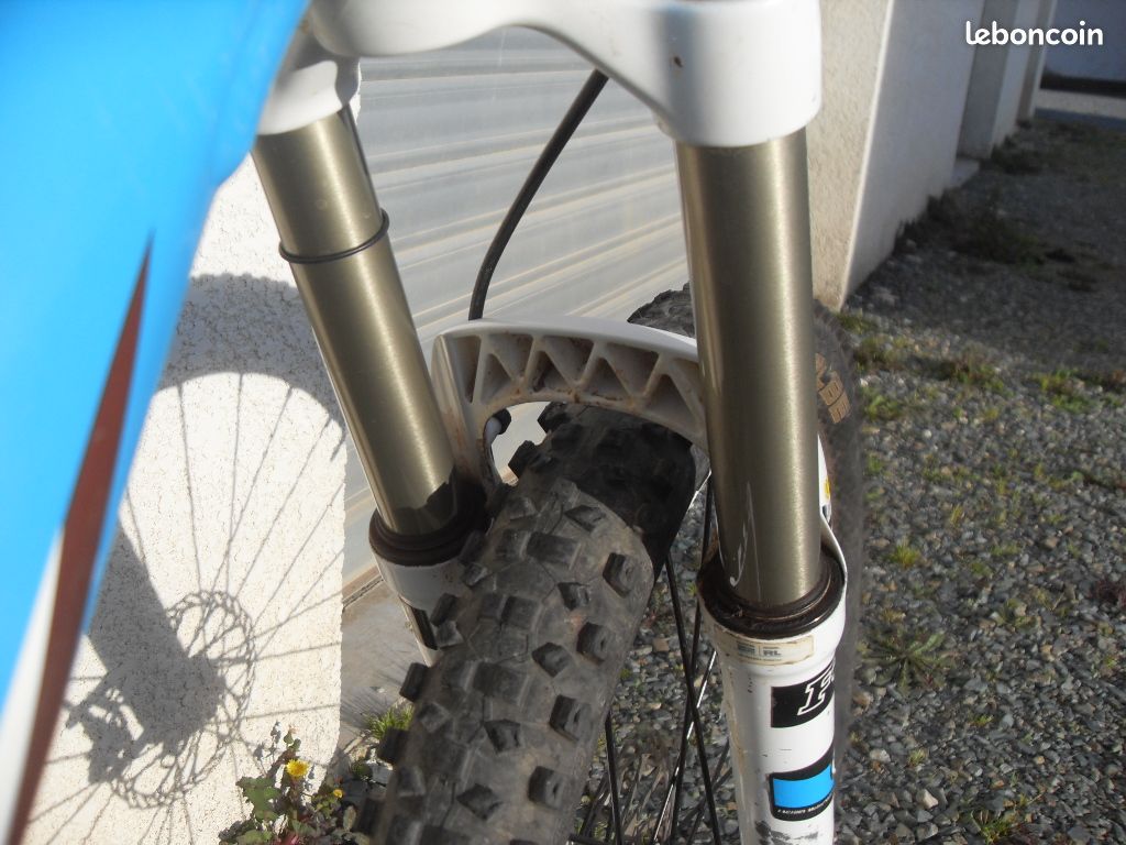 Cannondale Jekyll génération 2 gen II 26p 26" M mavic crossmax sram 2x9 X5 X9 full suspension Fox très réglable + LO MTB Vtt bleu enduro leger 13,8kg revisé super état hormis petit poc 26 pouce +-2013 (image 6)
