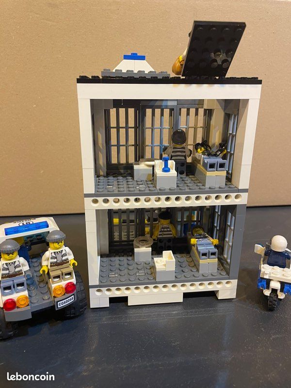 Prison Lego City (image 2)