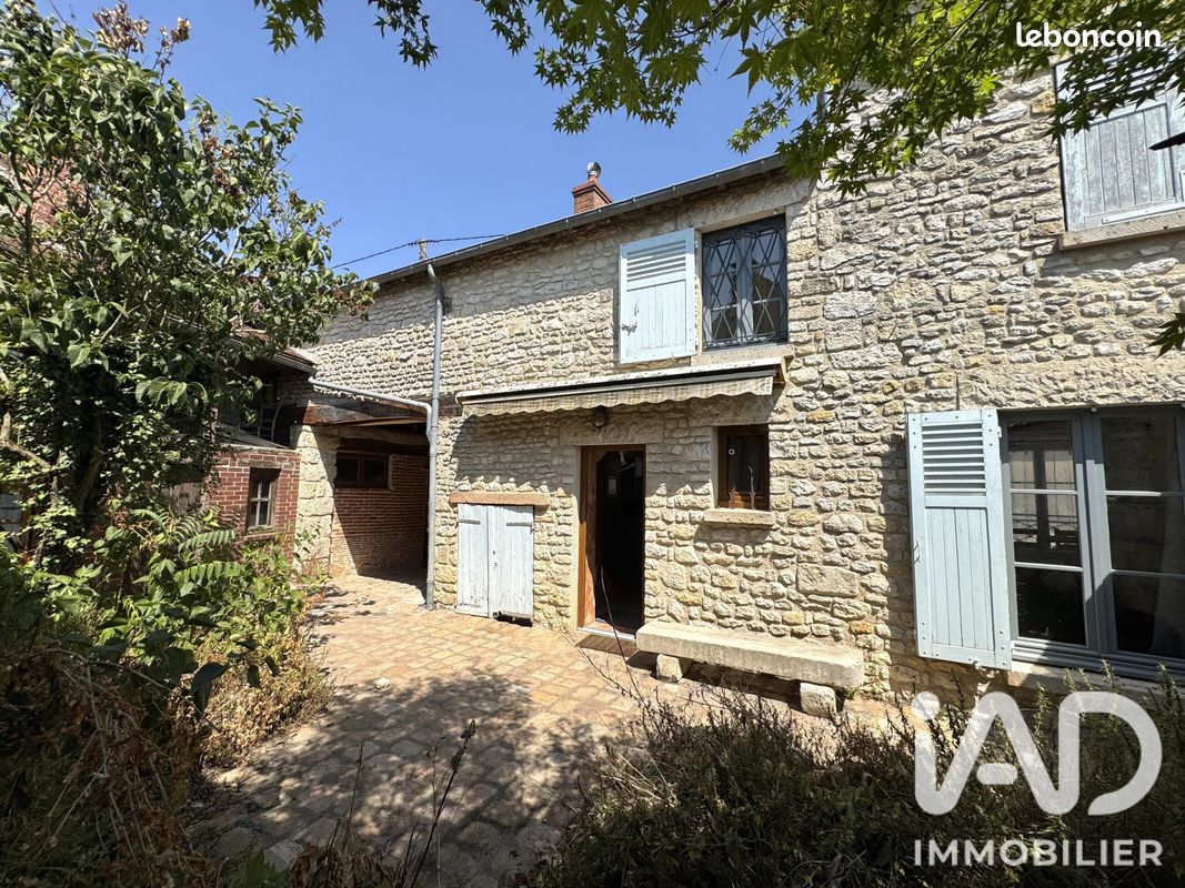 Maison 4 pièces 100 m² · à Briarres-sur-Essonne · 100 m² · 162 000 €
