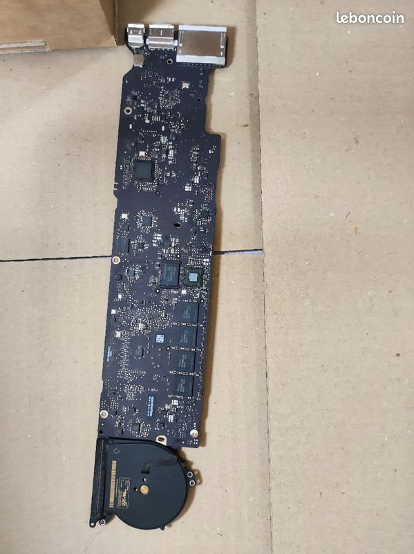 Carte mer MacBook Air 15 (image 1)