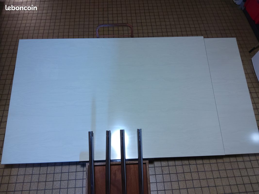 Table formica avec rallonges (image 1)