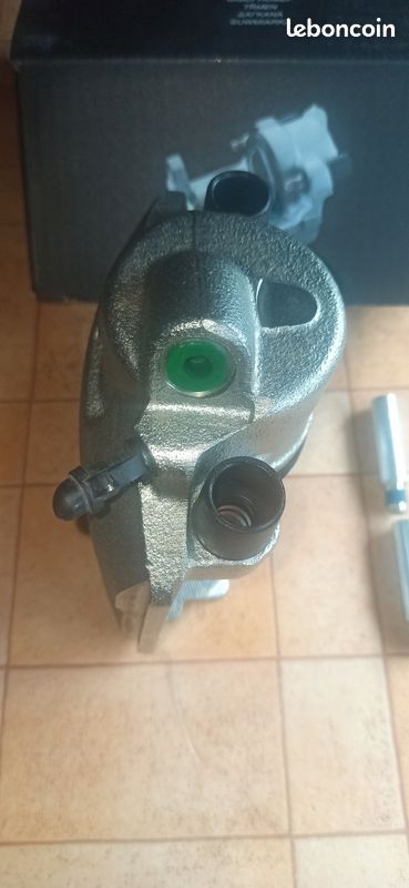 Étrier de frein Gauche NEUF complet FORD (image 3)